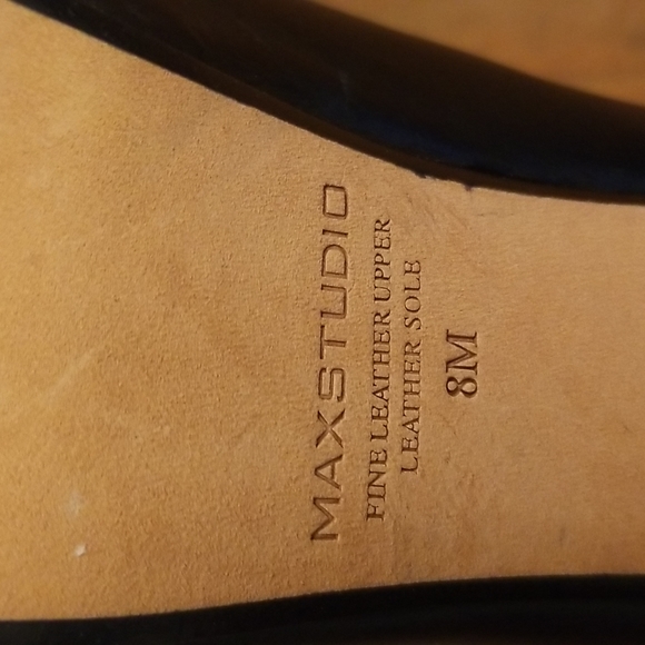 Max Studio black leather shoes. Size 8. EUC - Picture 7 of 8